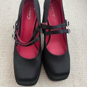 Women’s Chunky Heel Mary Jane’s